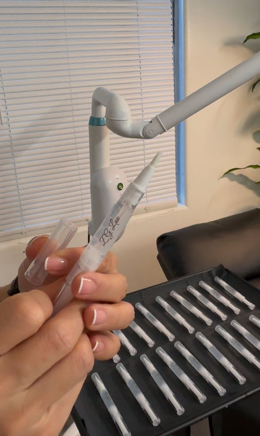 Whitening teeth Pen